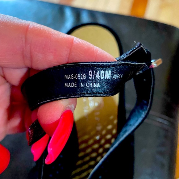 Women’s size 9/40 Euro Chinese Laundry wedge sandals. EUC 4” Heel 2” platform - Picture 4 of 4